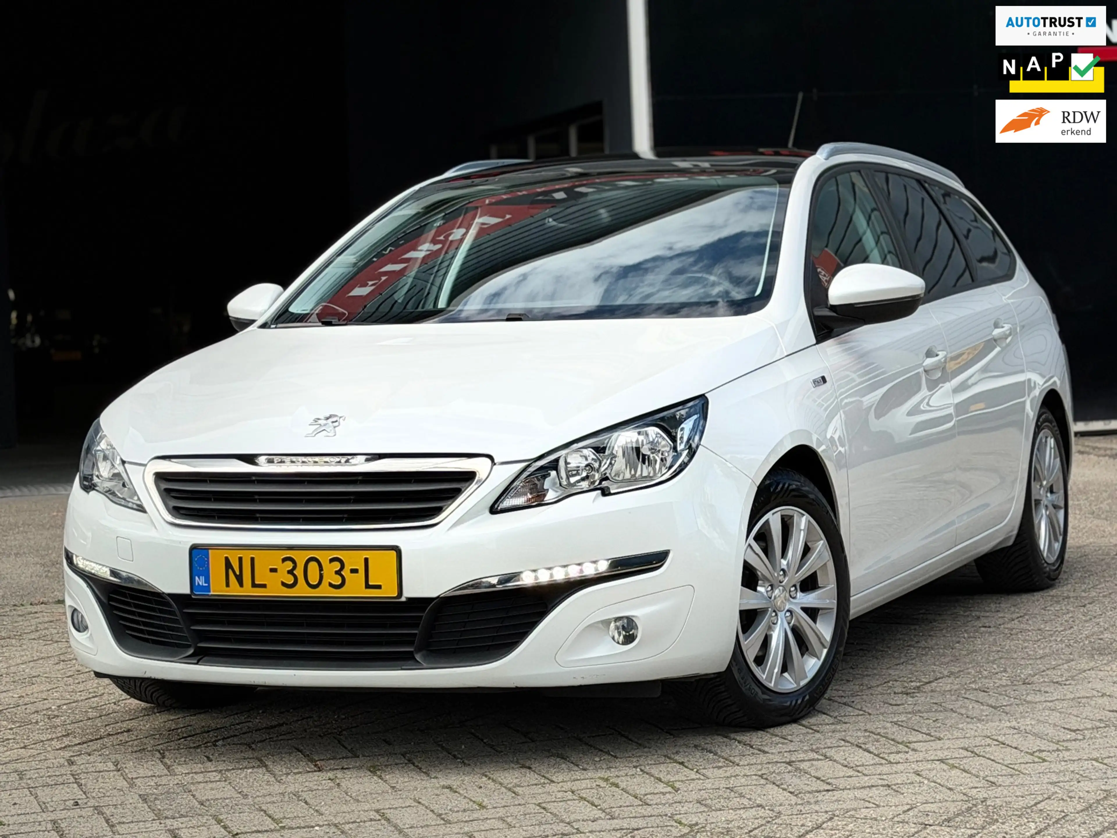 Peugeot 308 SW 1.2 PureTech Style PANO/NAVI/PDC/CRUISE | NETTE