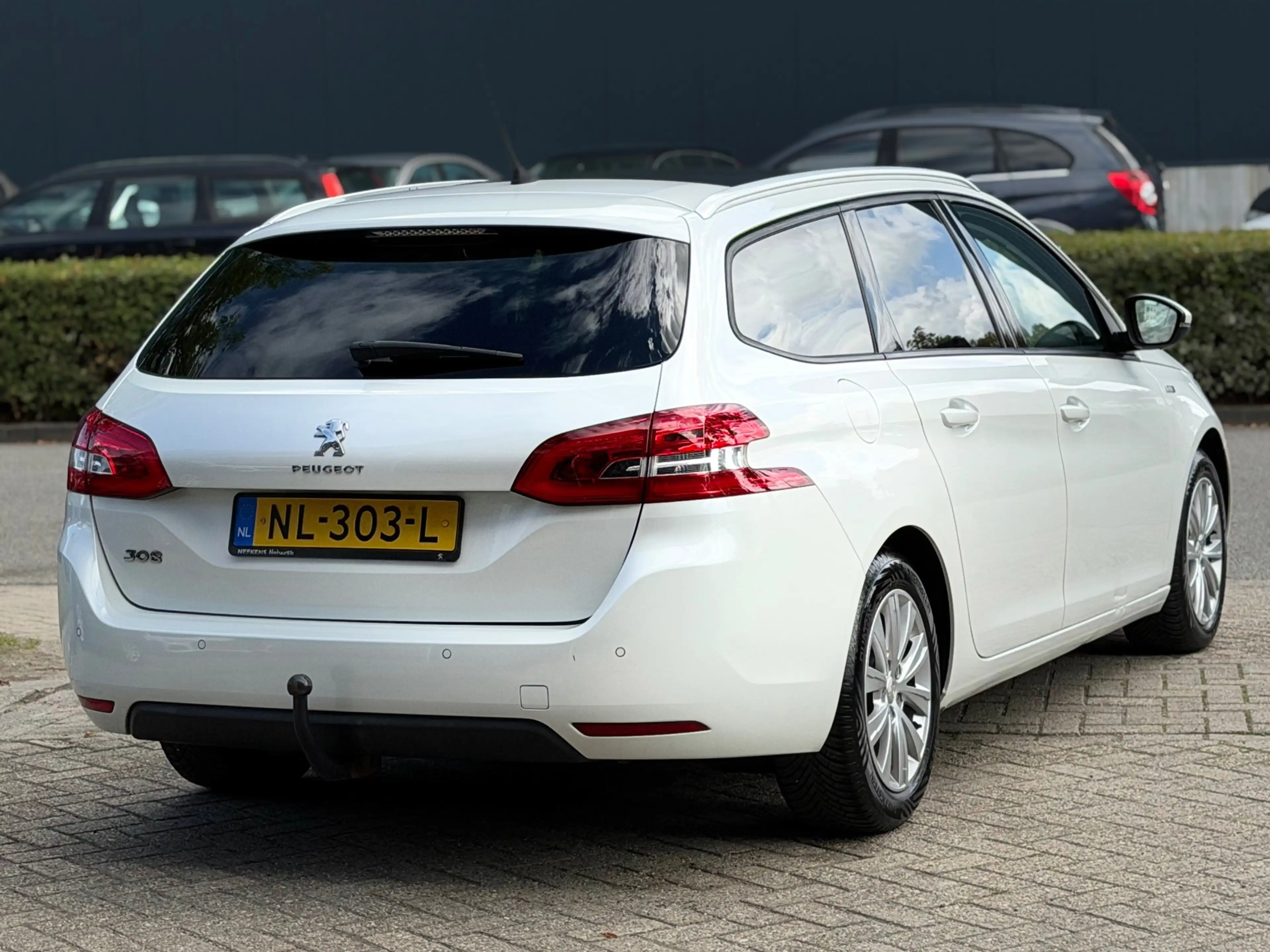 Peugeot 308 SW 1.2 PureTech Style PANO/NAVI/PDC/CRUISE | NETTE — photo 3