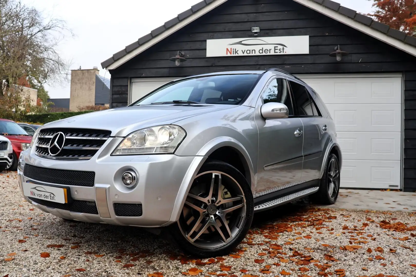 Mercedes-Benz ML 63 AMG AMG-Dak-Stoelverwarming-Camera-Bi-Xenon Grijs - 2