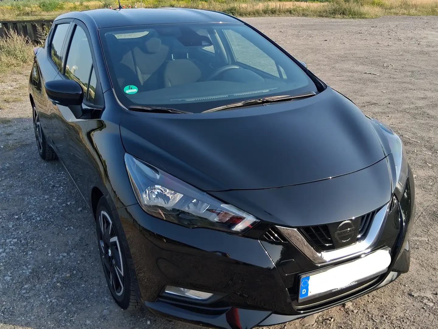 Nissan Micra Micra 1.0 IG-T Acenta Schwarz - 1