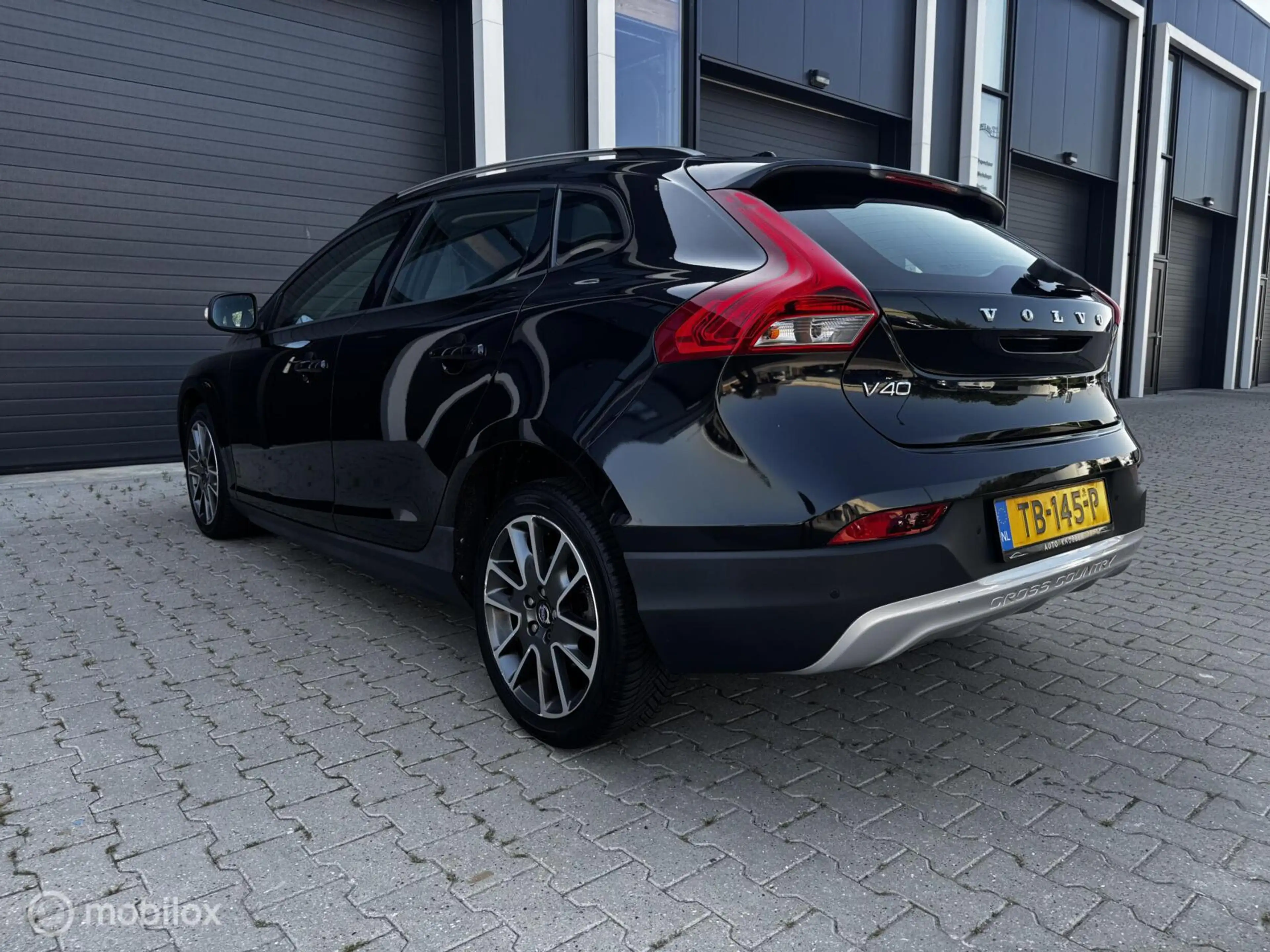 Volvo V40 Cross Country 1.6 D2 Kinetic 2014 — photo 12