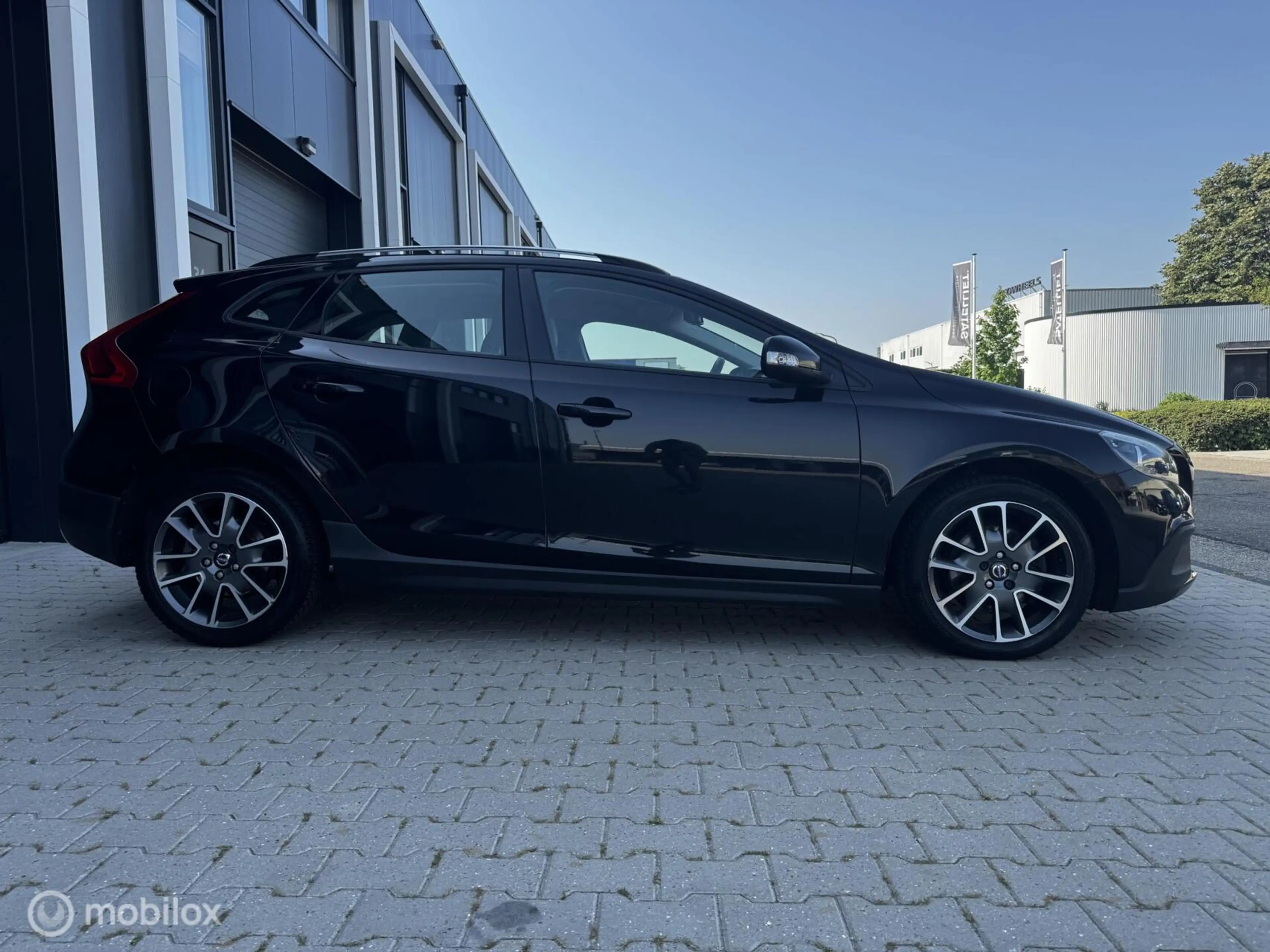 Volvo V40 Cross Country 1.6 D2 Kinetic 2014 — photo 15