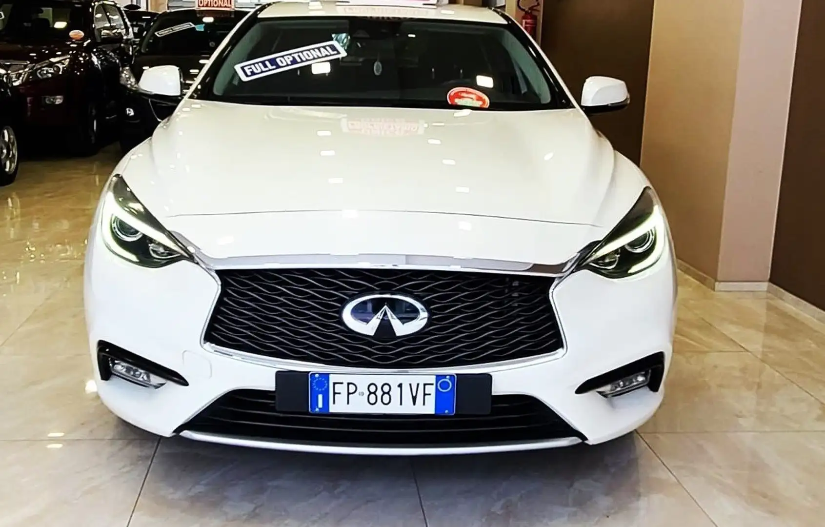 Infiniti Q30 Q30 1.5d Premium 109cv Bianco - 1