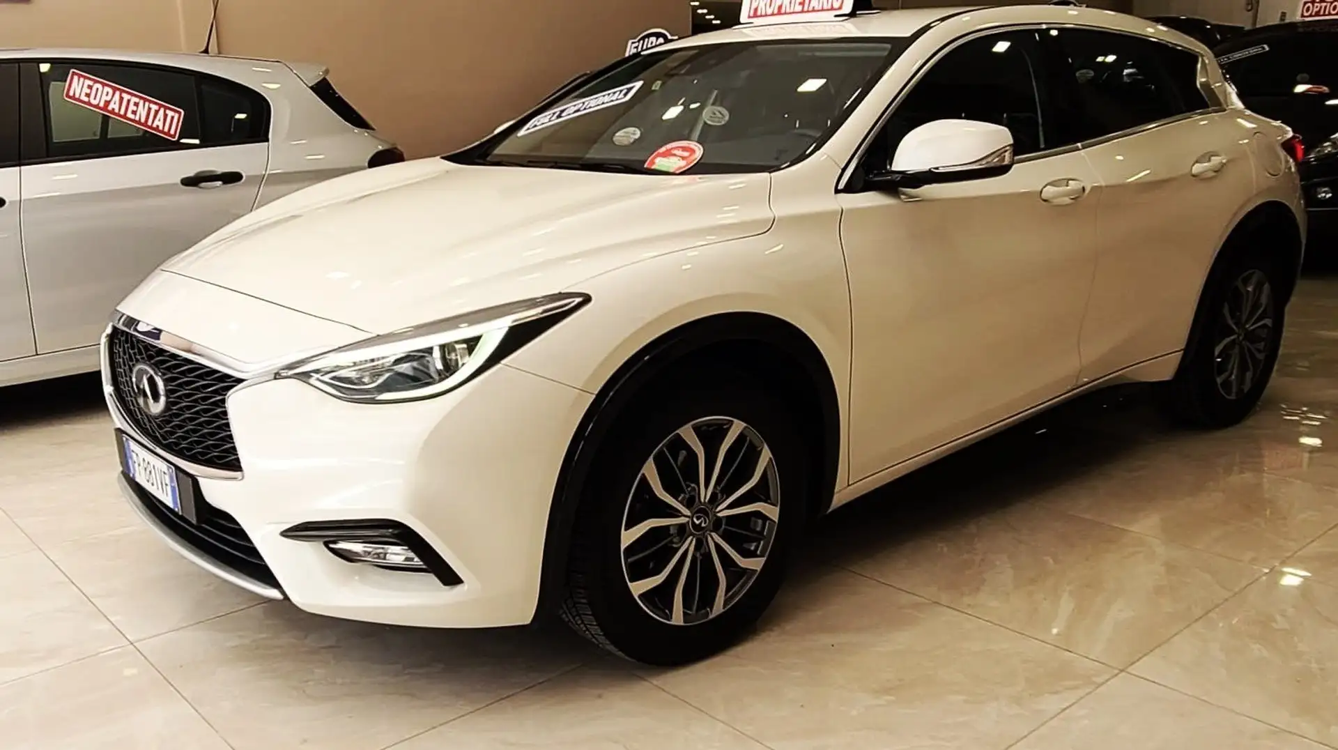 Infiniti Q30 Q30 1.5d Premium 109cv Bianco - 2