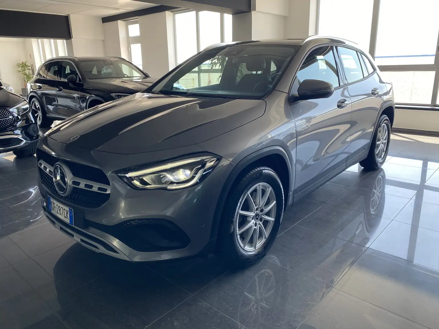 Mercedes-Benz GLA 180 d Sport Plus CAMERA/CARPLAY/LED/SERVICE MERCEDES Grigio - 2