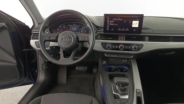 Audi A4 view 9