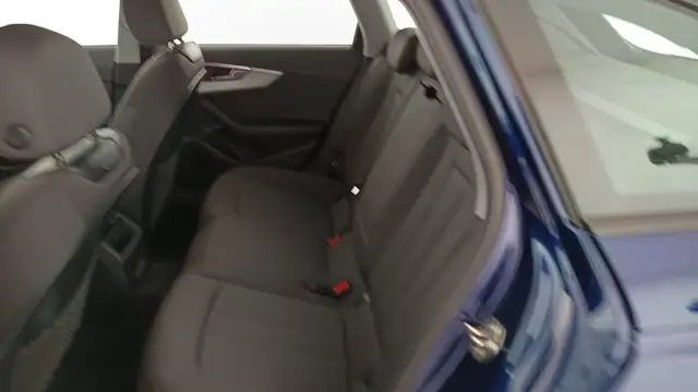 Audi A4 view 12
