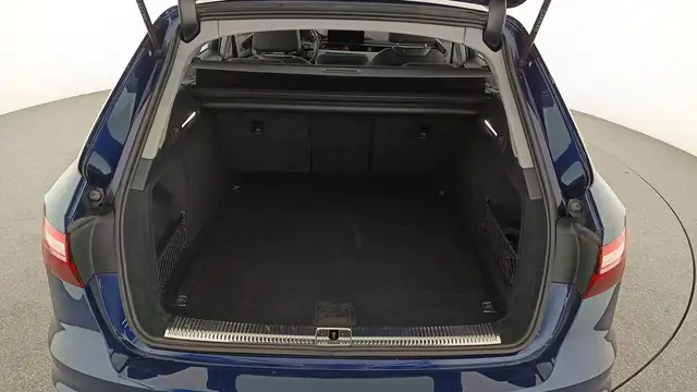 Audi A4 view 7