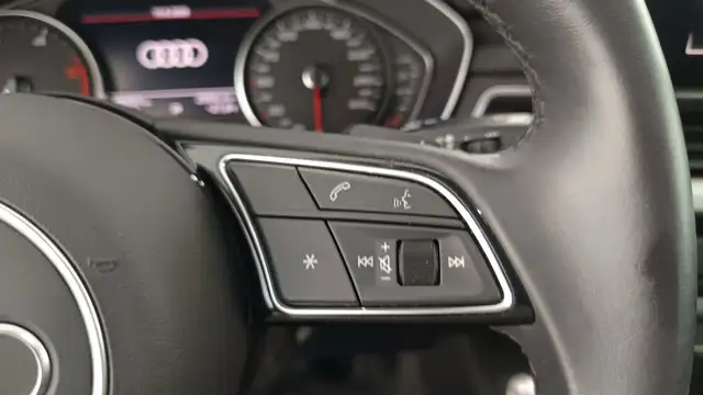 Audi A4 view 14