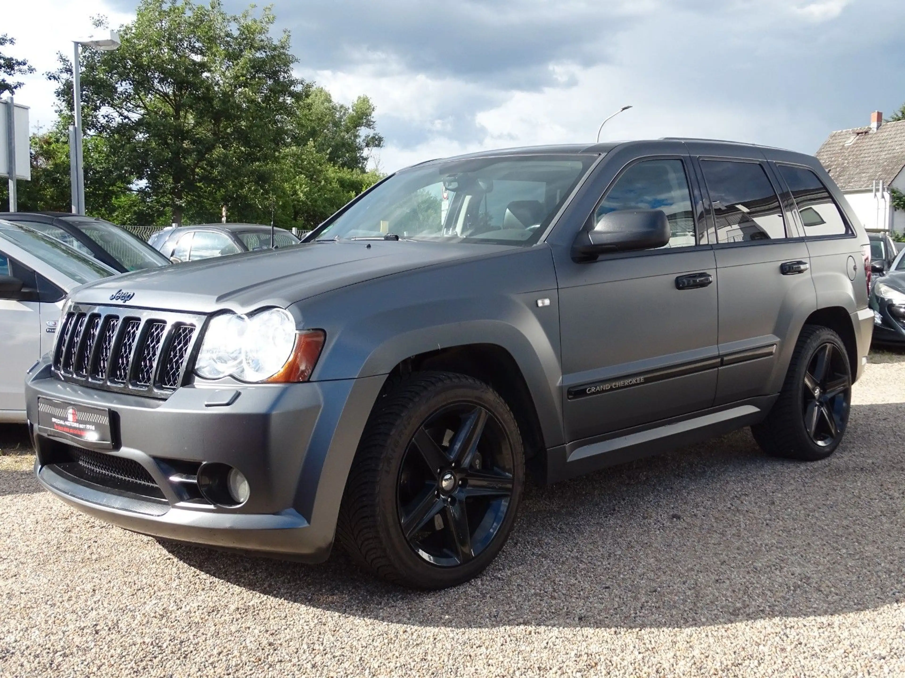 Jeep Grand Cherokee SRT8 6.1L V8 HEMI -Top Zustand-