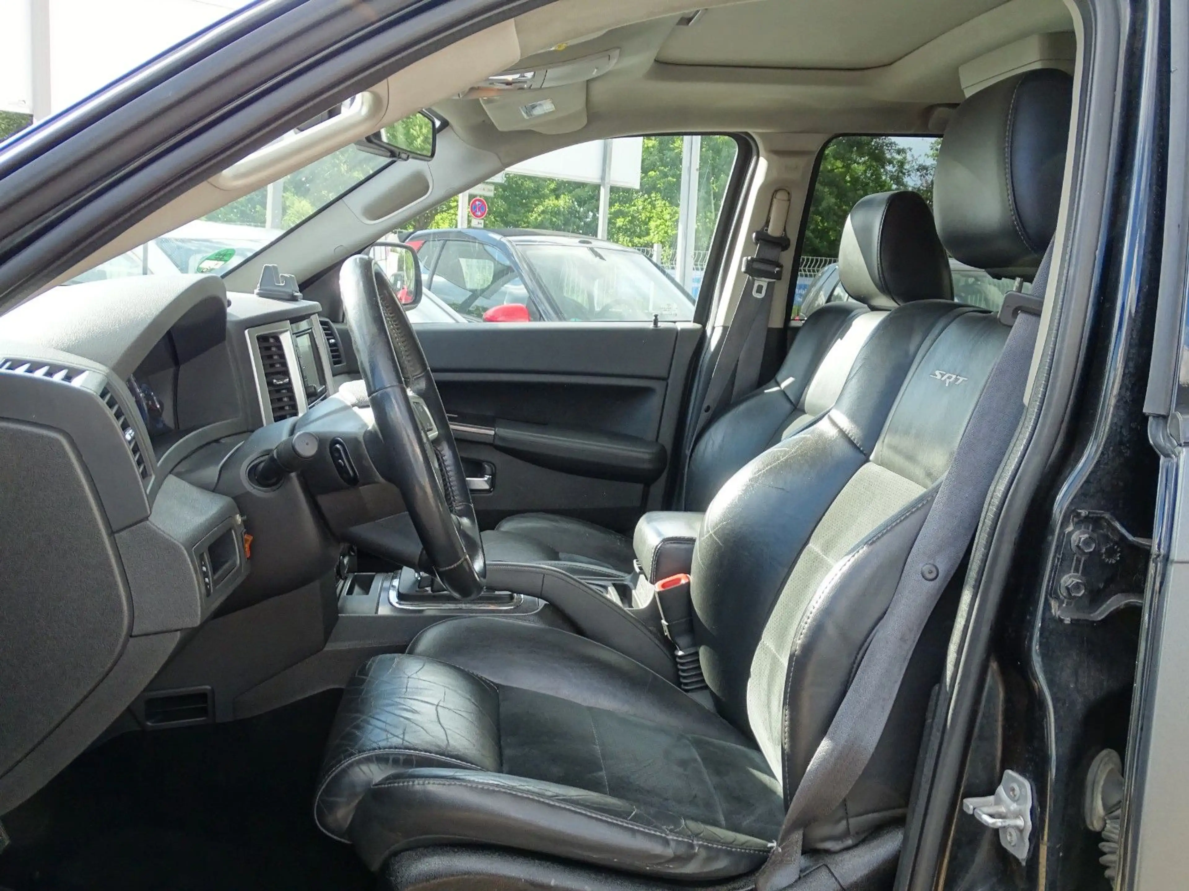 Jeep Grand Cherokee SRT8 6.1L V8 HEMI  -Top Zustand- — photo 15