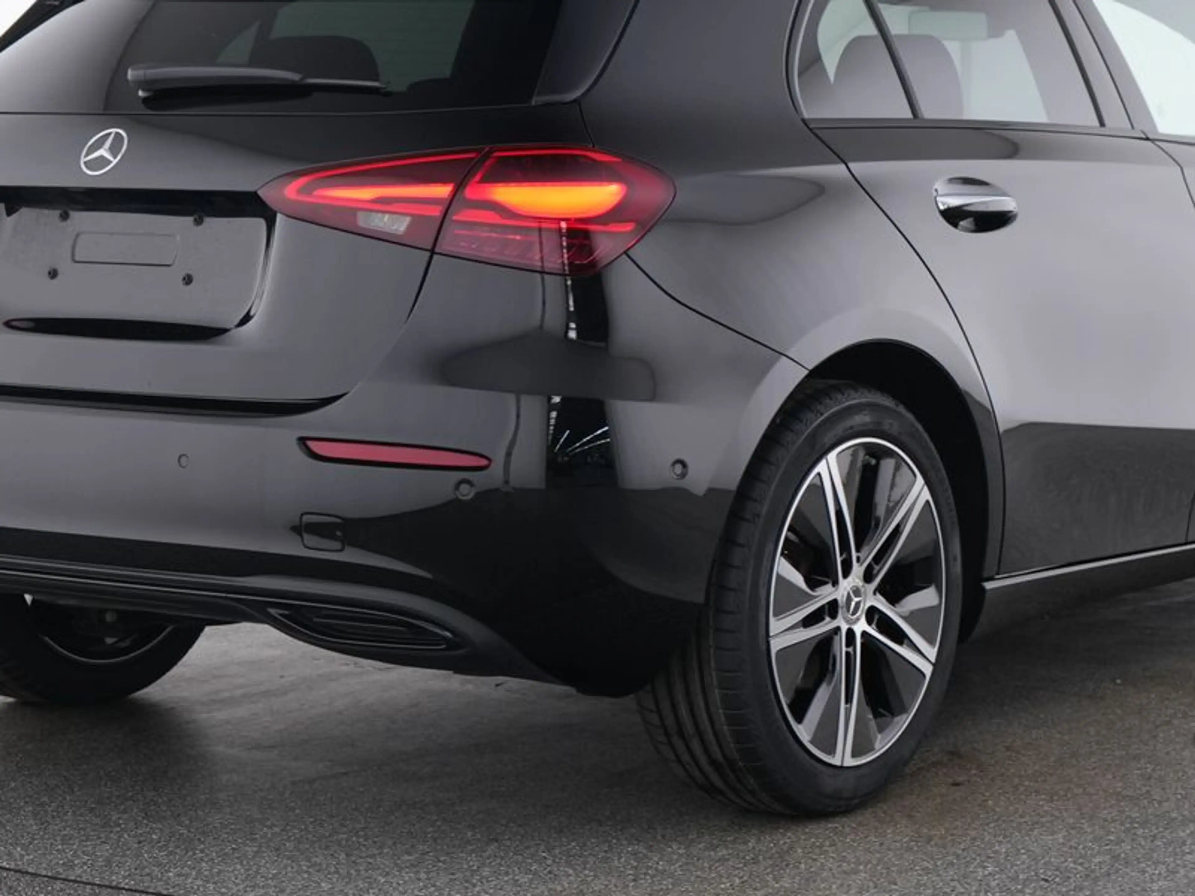 Mercedes-Benz A 200 , NIGHT PROGRESSIVE MULTI KAMERA SPUR PDC — photo 7