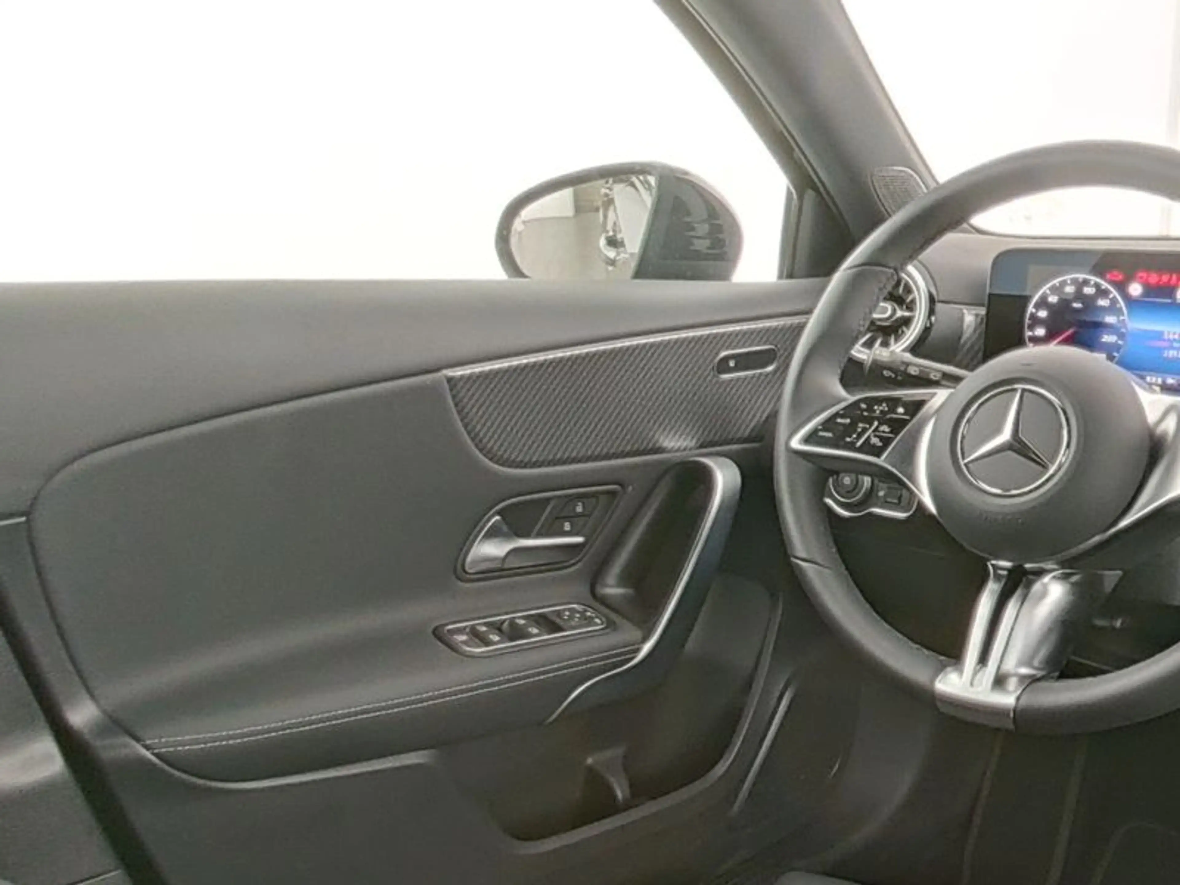 Mercedes-Benz A 200 , NIGHT PROGRESSIVE MULTI KAMERA SPUR PDC — photo 11