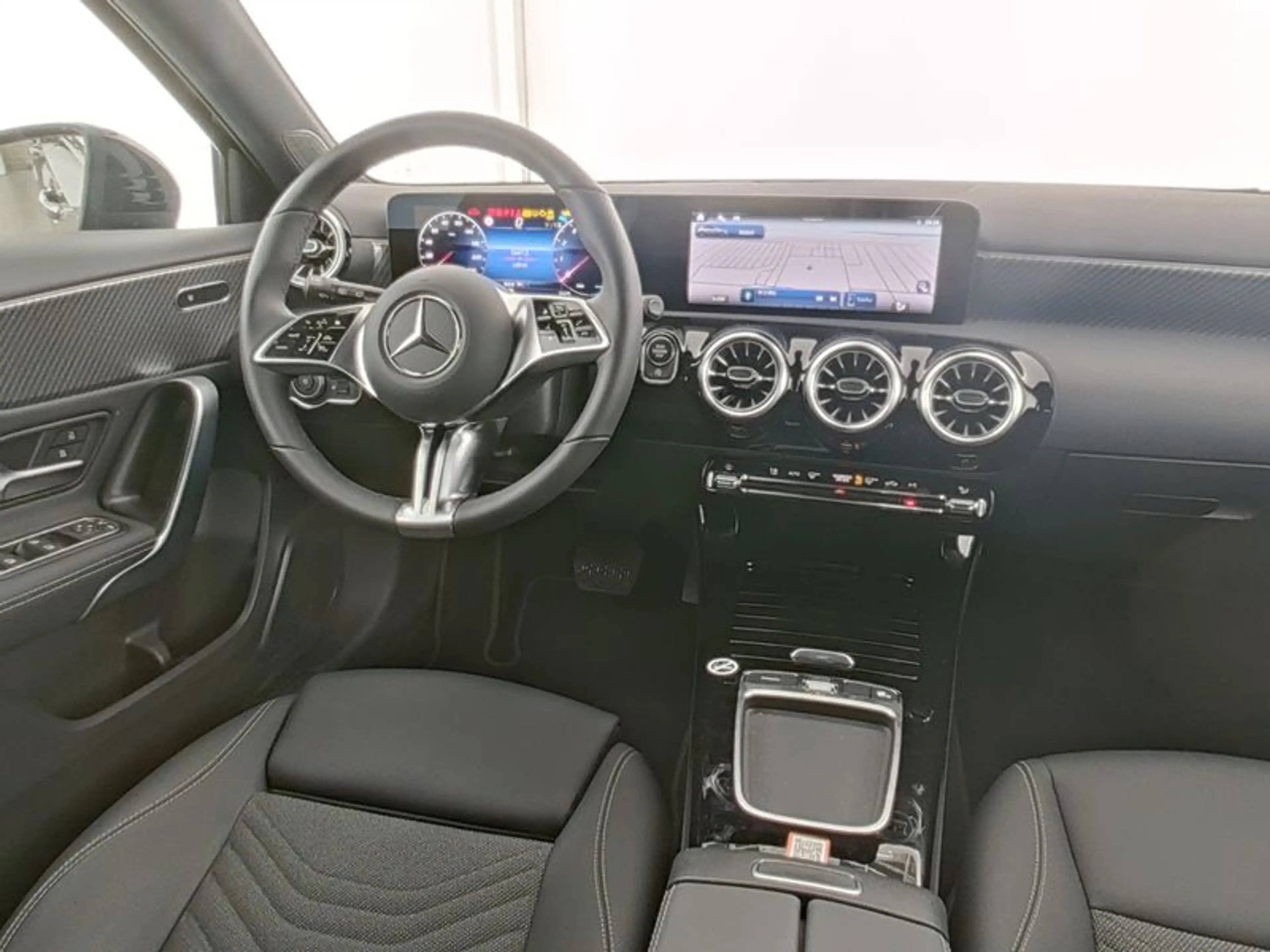 Mercedes-Benz A 200 , NIGHT PROGRESSIVE MULTI KAMERA SPUR PDC — photo 8