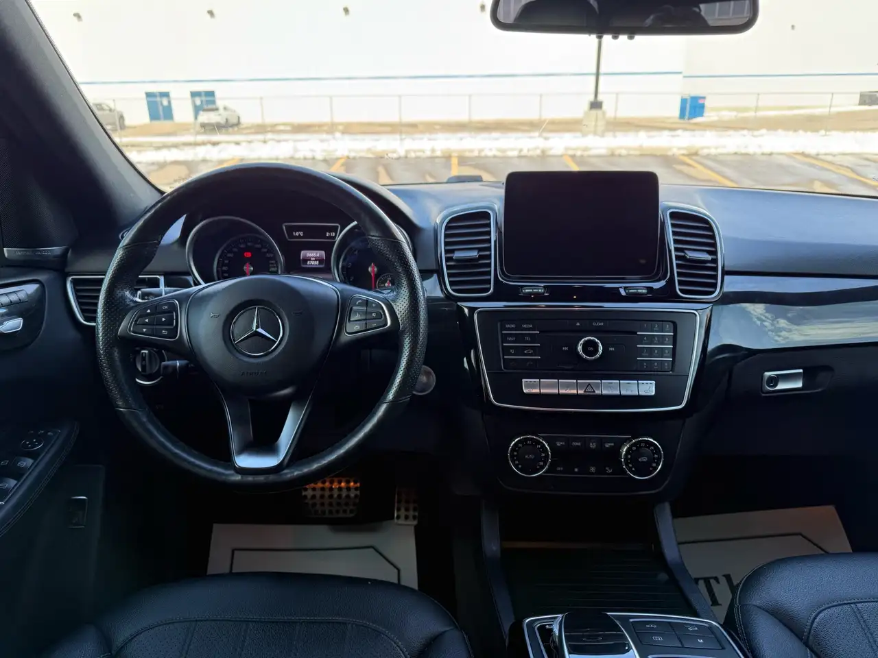 Mercedes-Benz GLE снимка Mercedes-Benz GLE