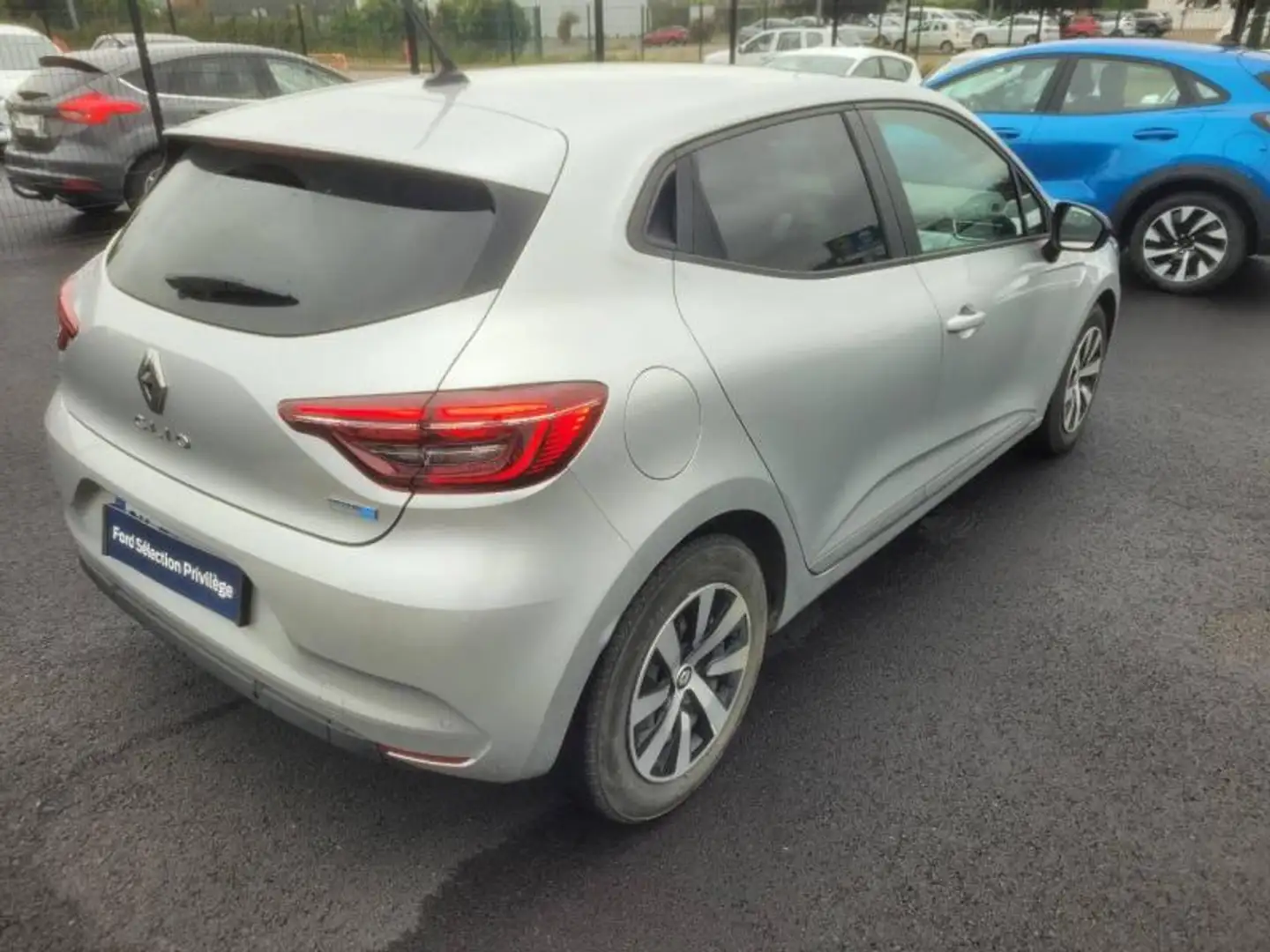 Renault Clio 1.6 E-Tech hybride 145ch Evolution Grijs - 2