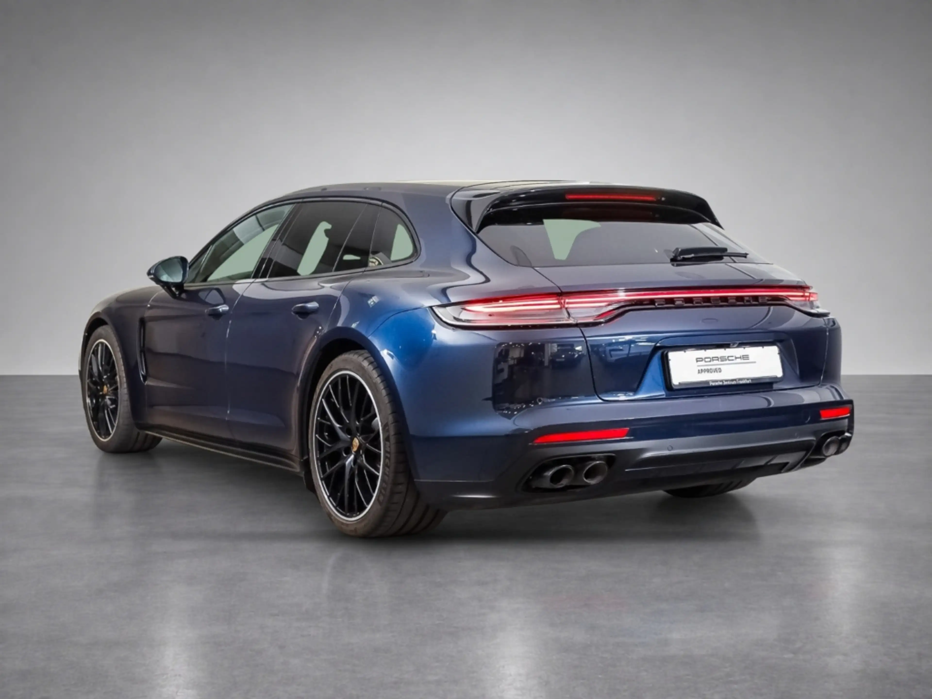 Porsche Panamera GTS Sport Turismo — photo 3