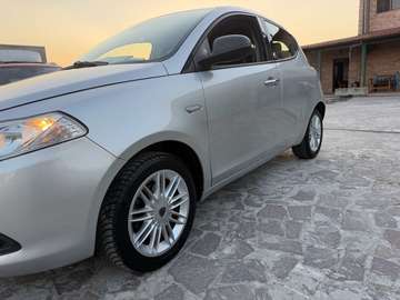 Ypsilon 1.2 69 CV 5 porte GPL Ecochic Gold