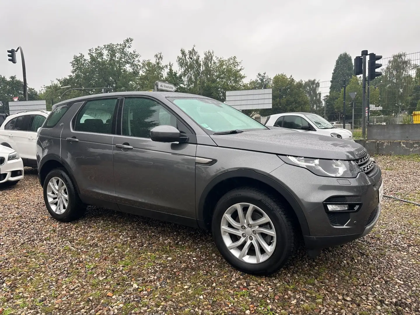 Land Rover Discovery Sport TD4 110kW Automatik 4WD SE Gris - 1