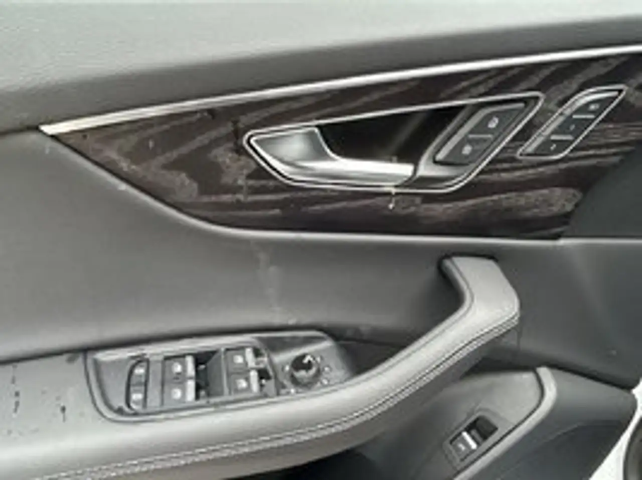Audi Q8 снимка Audi Q8