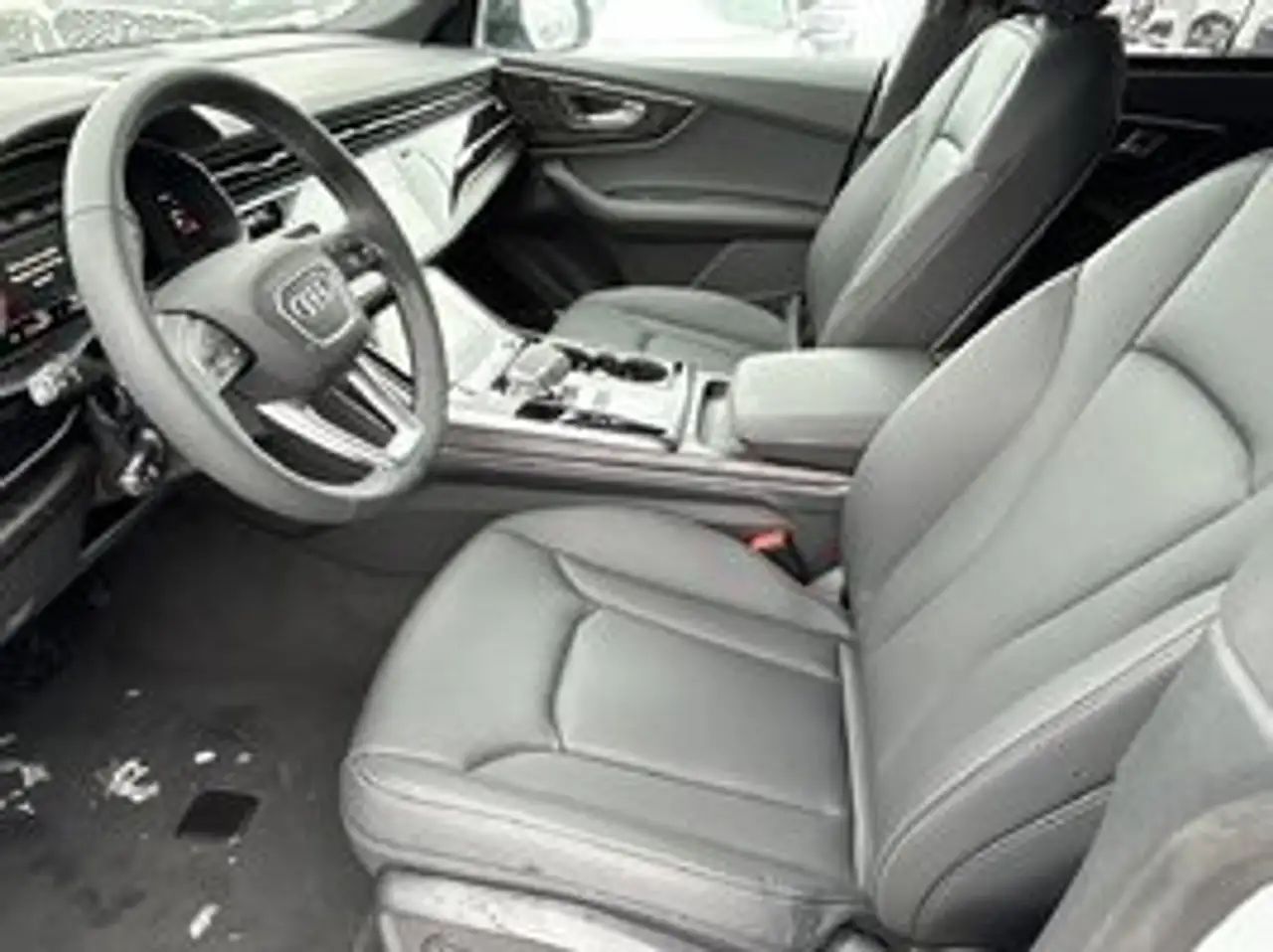 Audi Q8 снимка Audi Q8