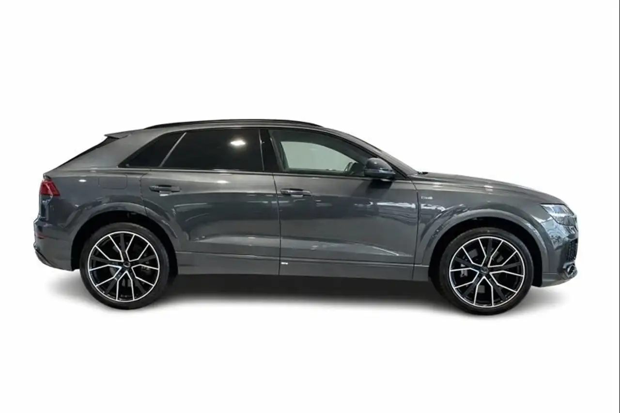 Audi Q8 снимка Audi Q8
