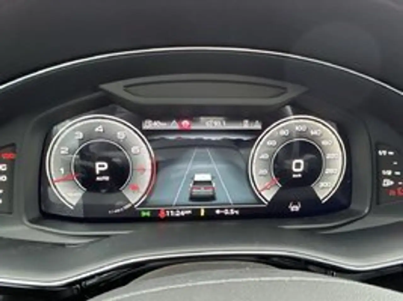 Audi Q8 снимка Audi Q8