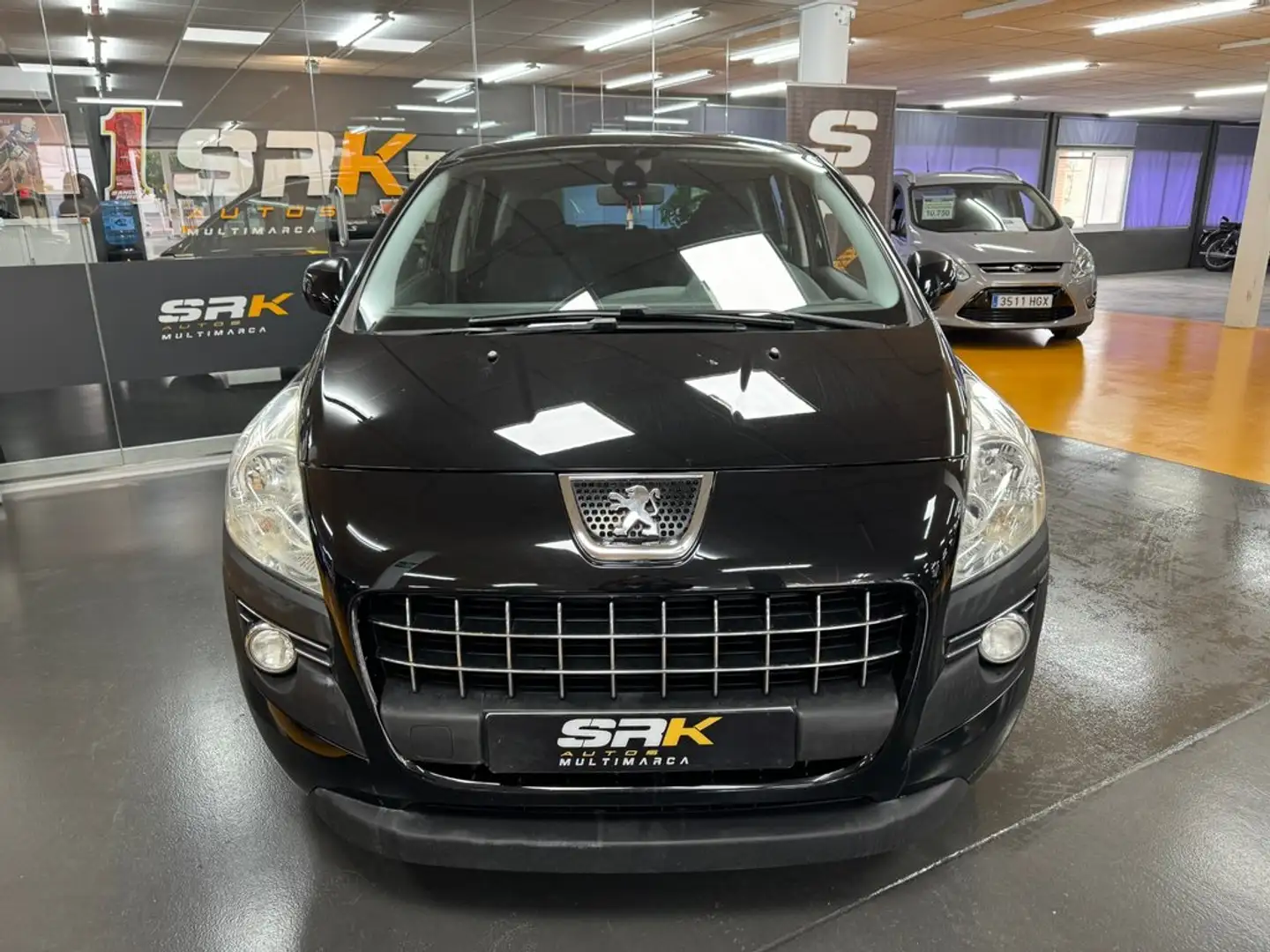 Peugeot 3008 2.0HDI FAP Premium Negro - 2