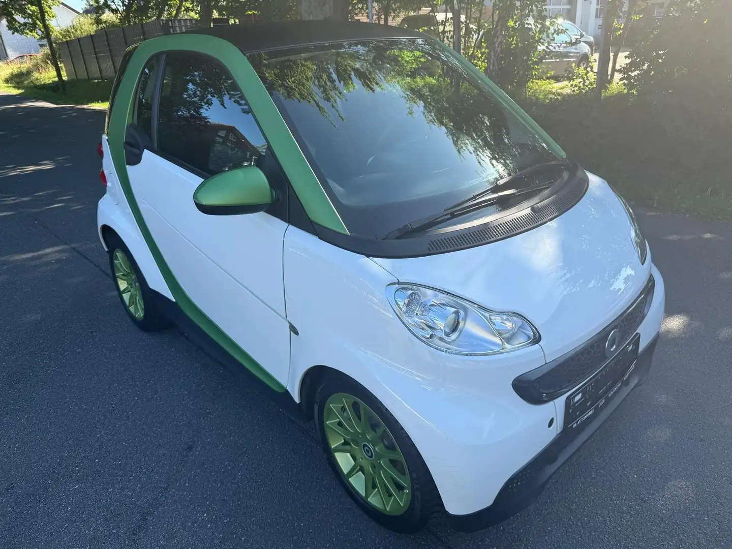 smart forTwo Micro Hybrid Drive 45kW (451.334) Weiß - 1