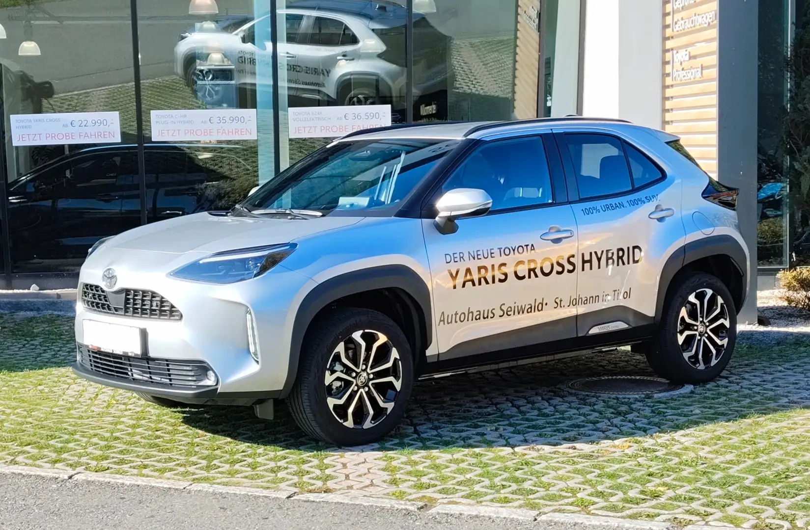 Toyota Yaris Cross Yaris Cross 1,5 VVT-i Hybrid Active Drive+Comf+Saf Silber - 1