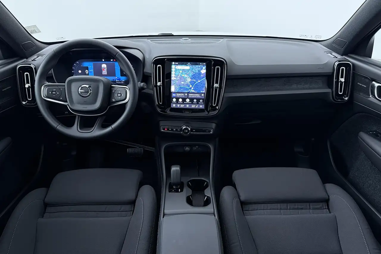 Volvo EX40 2026