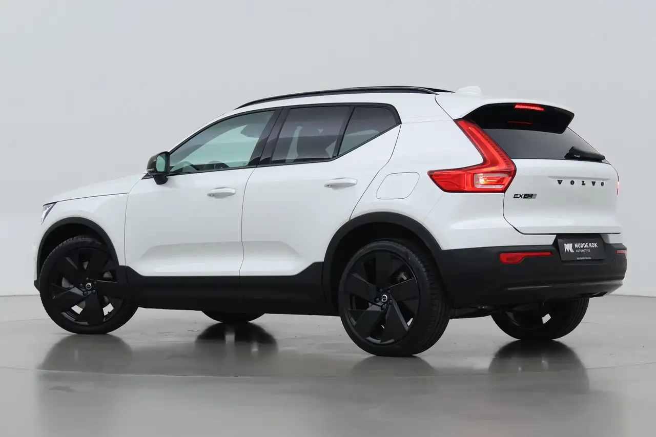 Volvo EX40 2026