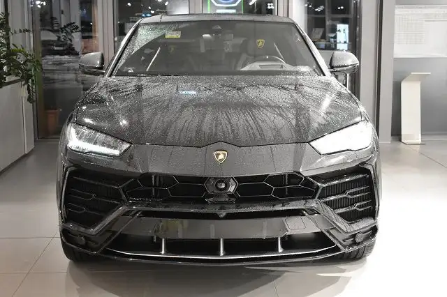 Lamborghini Urus view 2