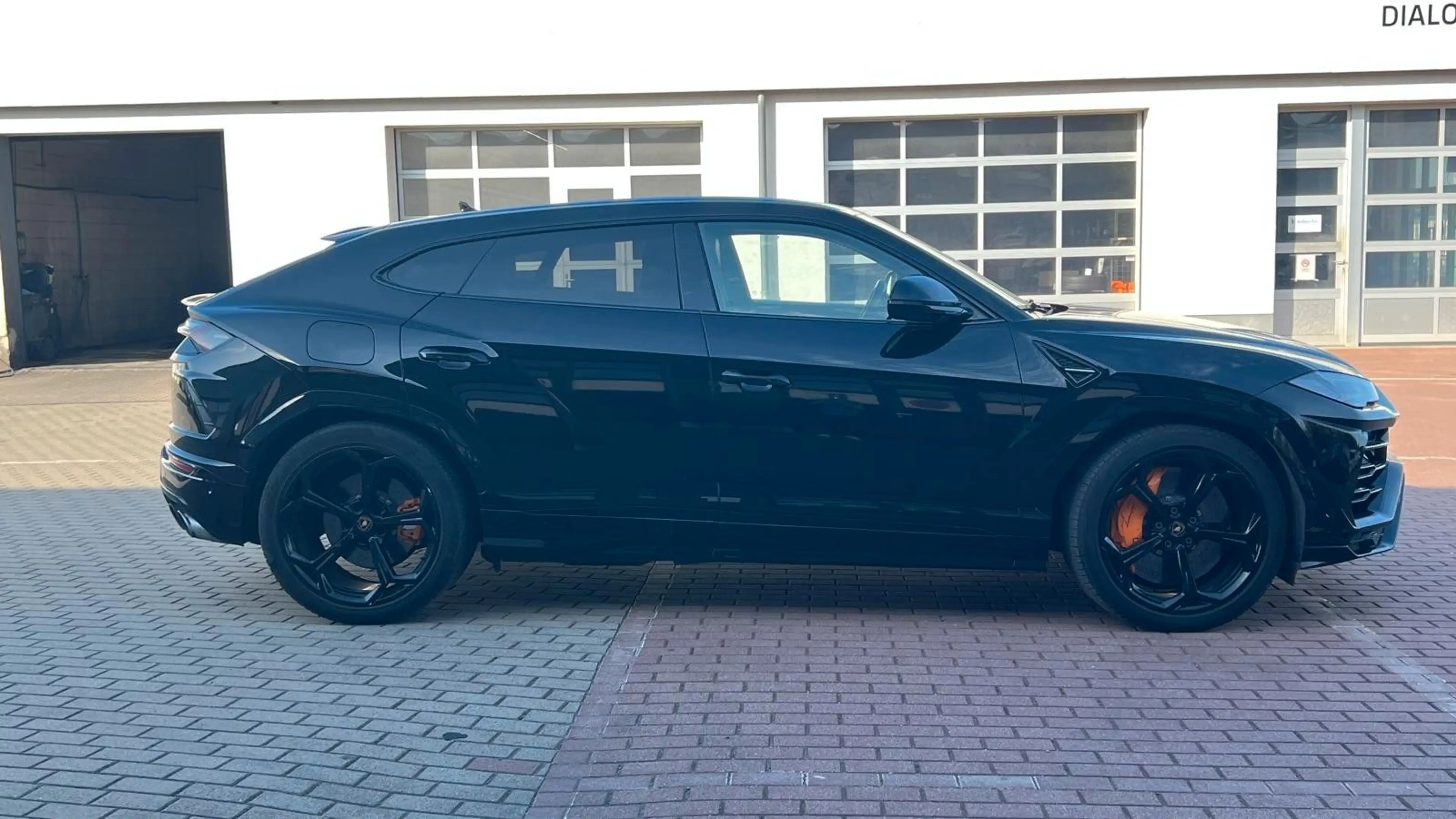 Lamborghini Urus LP650 *PANO*Carbon*HeUp*22**Mietkauf* — photo 7