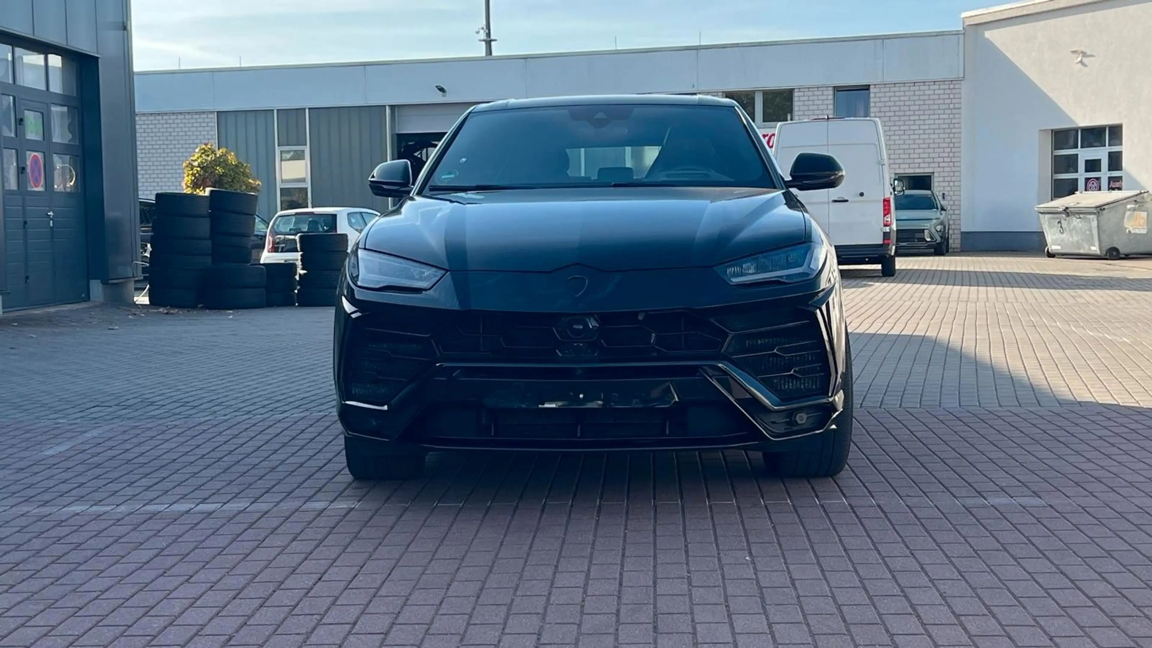 Lamborghini Urus LP650 *PANO*Carbon*HeUp*22**Mietkauf* — photo 2