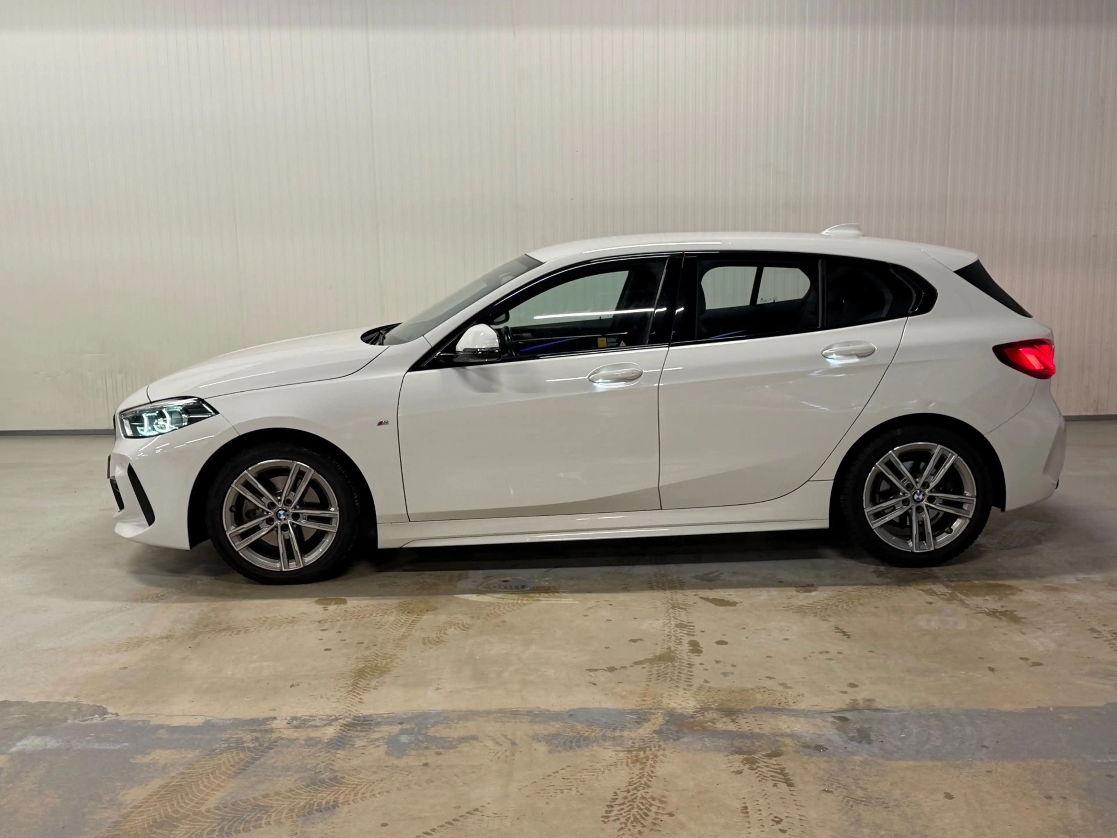 BMW 118 1-serie 118i Executive Edition | NAP | M-SPORT | S — photo 16