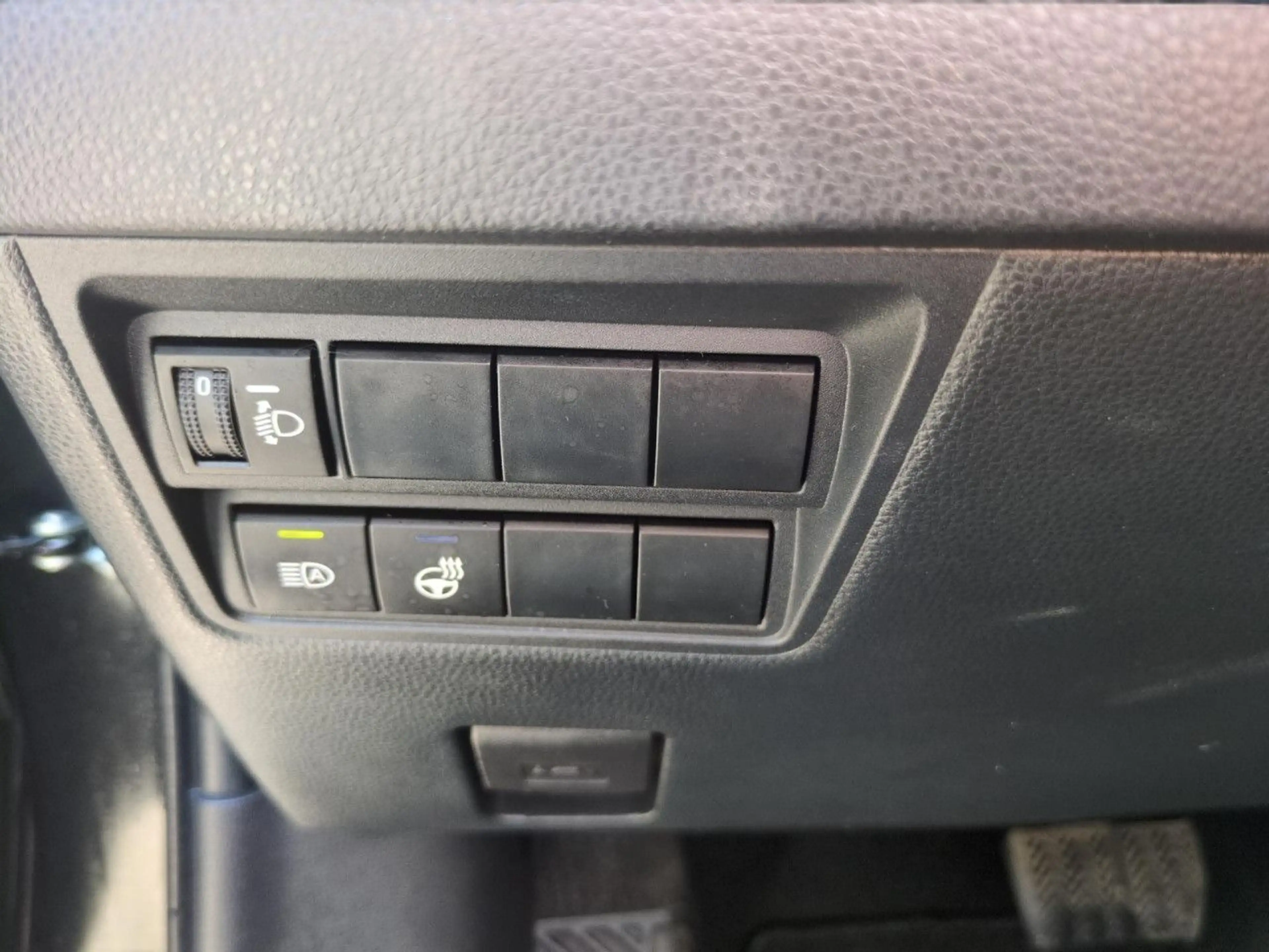 Mazda 2 Hybrid 1.5 VVT-i Homura Automatik Bluetooth LED — photo 11