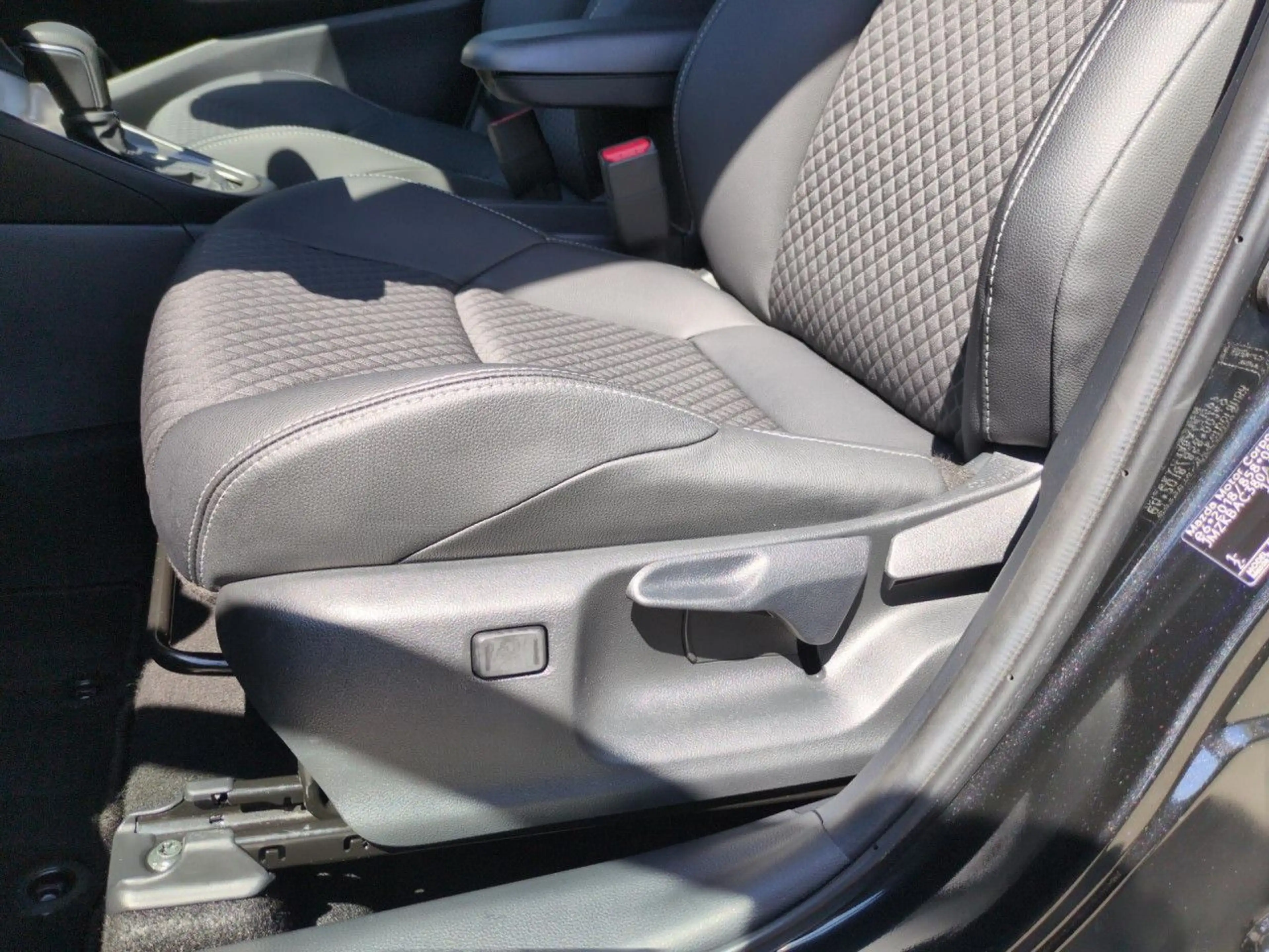 Mazda 2 Hybrid 1.5 VVT-i Homura Automatik Bluetooth LED — photo 10