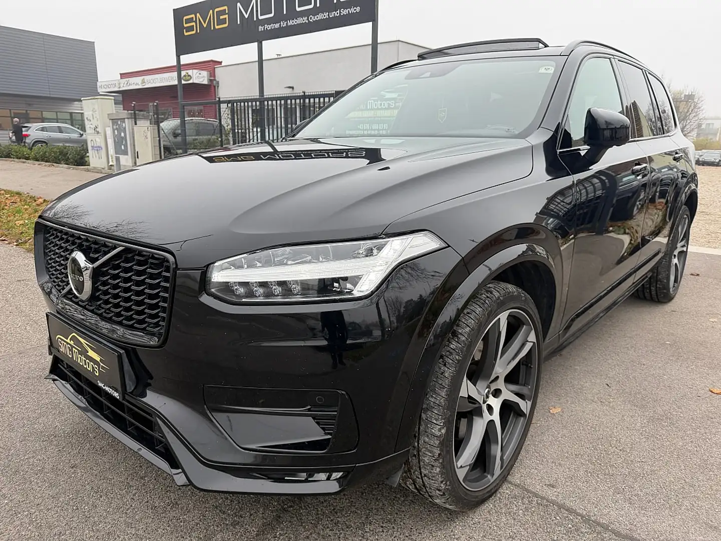 Volvo XC90 B5 AWD R-Design 7-SITZER/PANO/1-BESITZ/VOLL VOLL Schwarz - 2