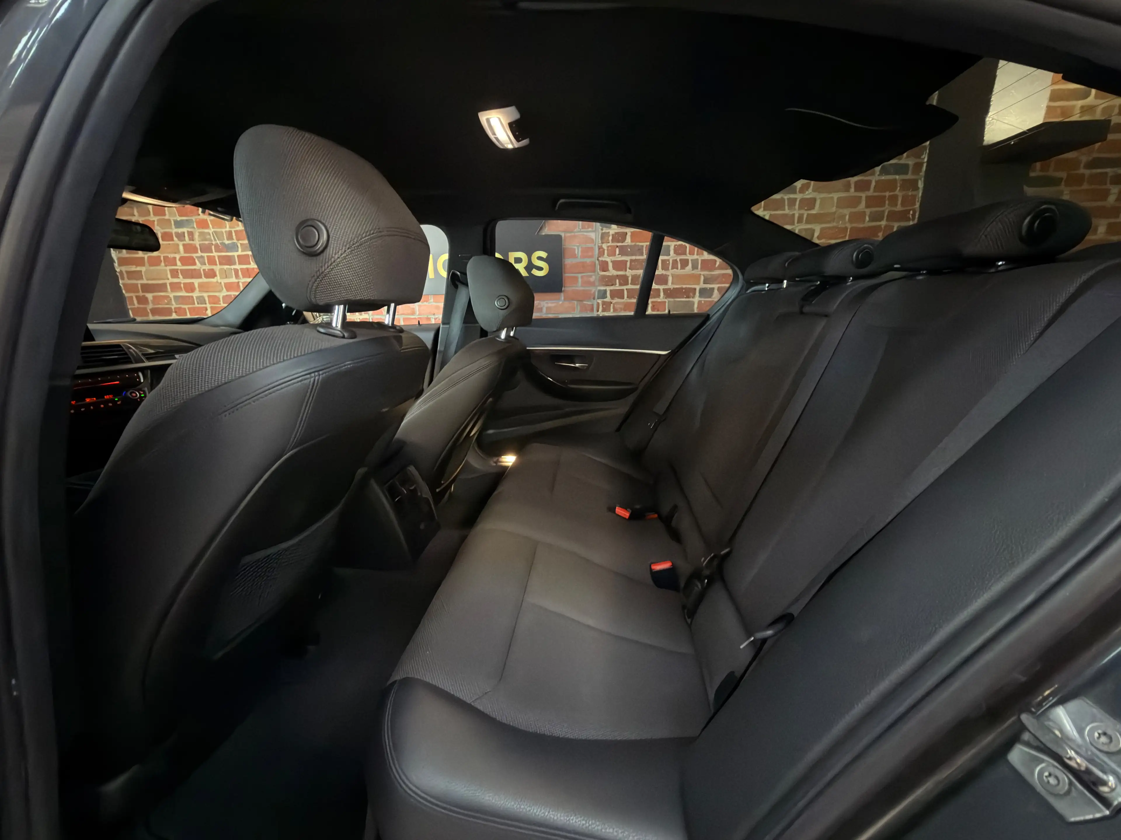 BMW 318 i | Automaat | Keyless | LED | Sportline — photo 8