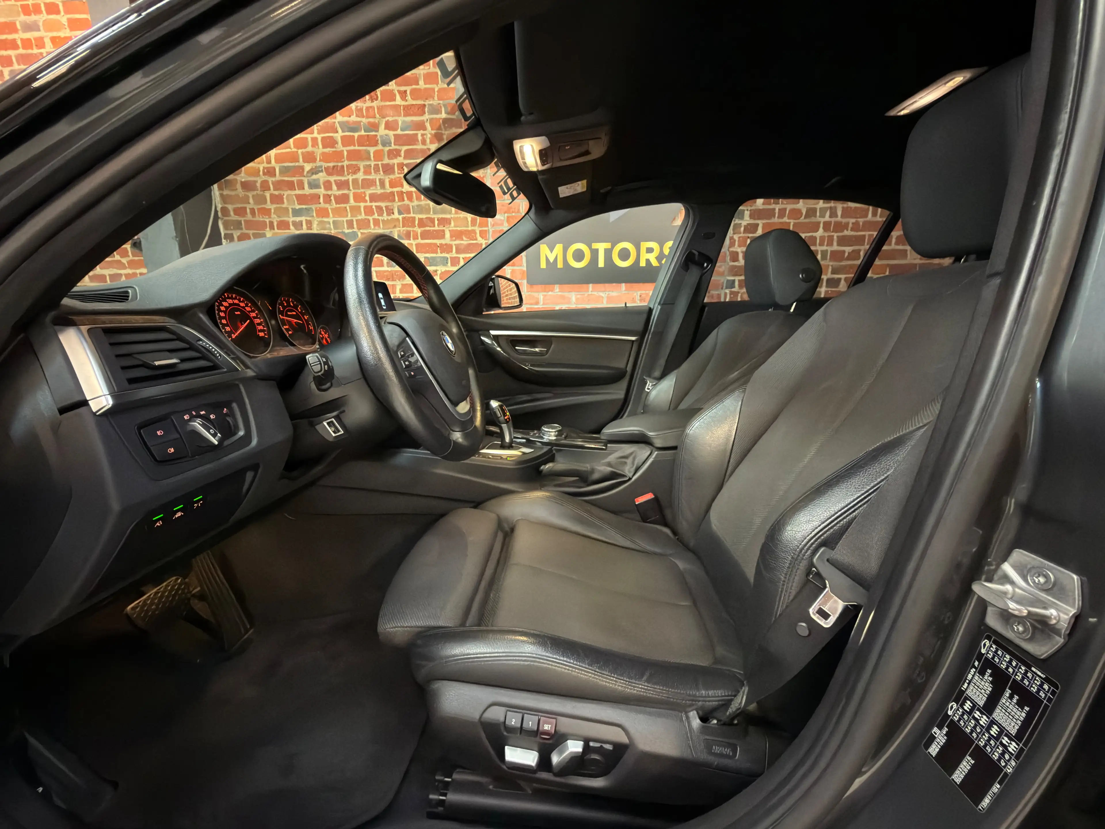 BMW 318 i | Automaat | Keyless | LED | Sportline — photo 10
