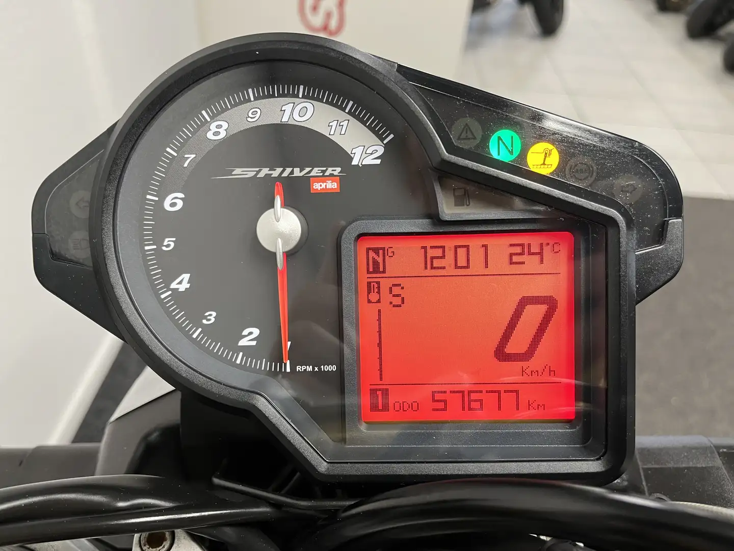 Aprilia Shiver 750 Orange - 2