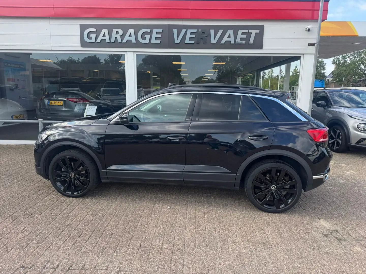 Volkswagen T-Roc 1.0 TSI Style Zwart - 1