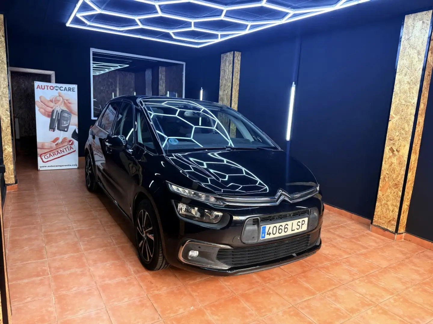 Citroen C4 Familiar Automático de 5 Puertas Negro - 1
