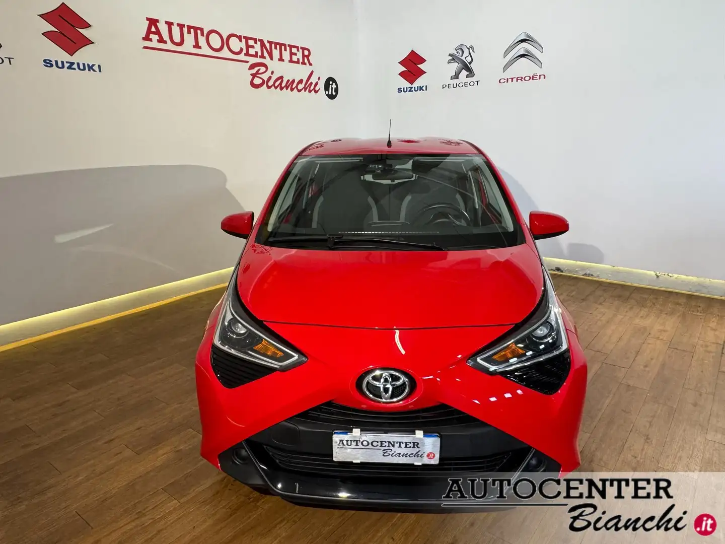 Toyota Aygo Aygo 5p 1.0 x-cool 72cv Rosso - 2