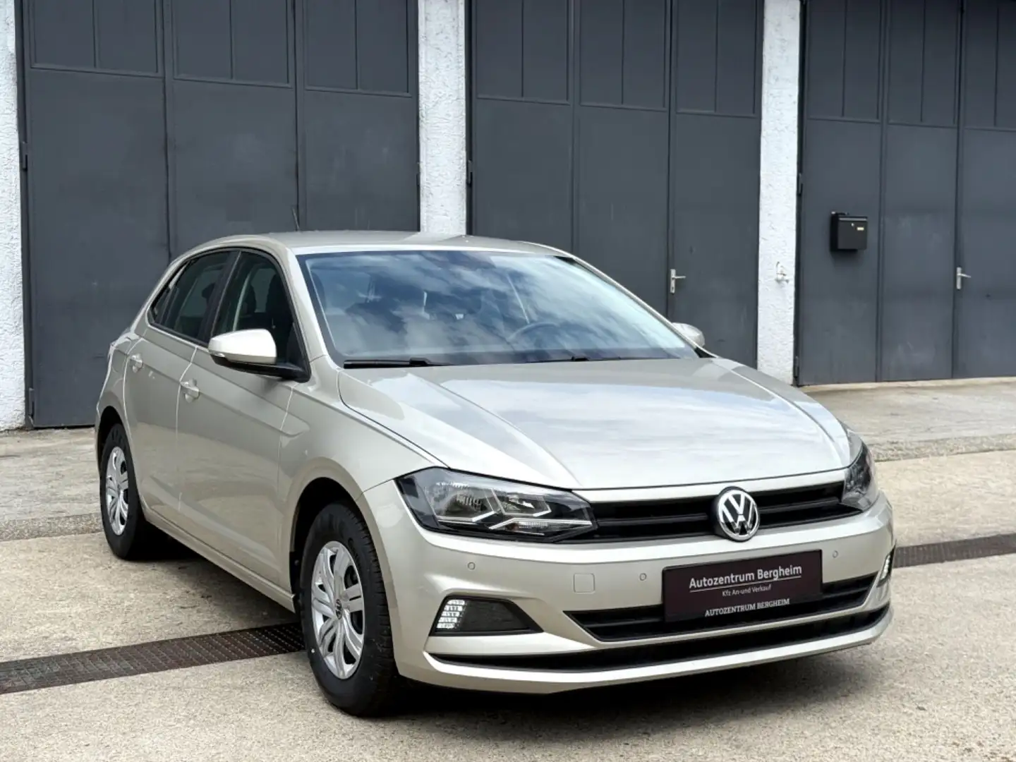Volkswagen Polo 1,0 Silber - 1