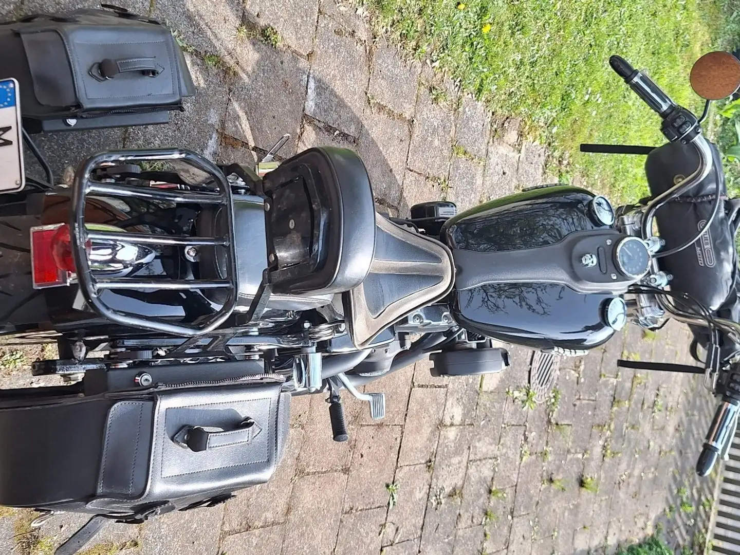 Harley-Davidson Dyna Street Bob Negru - 2