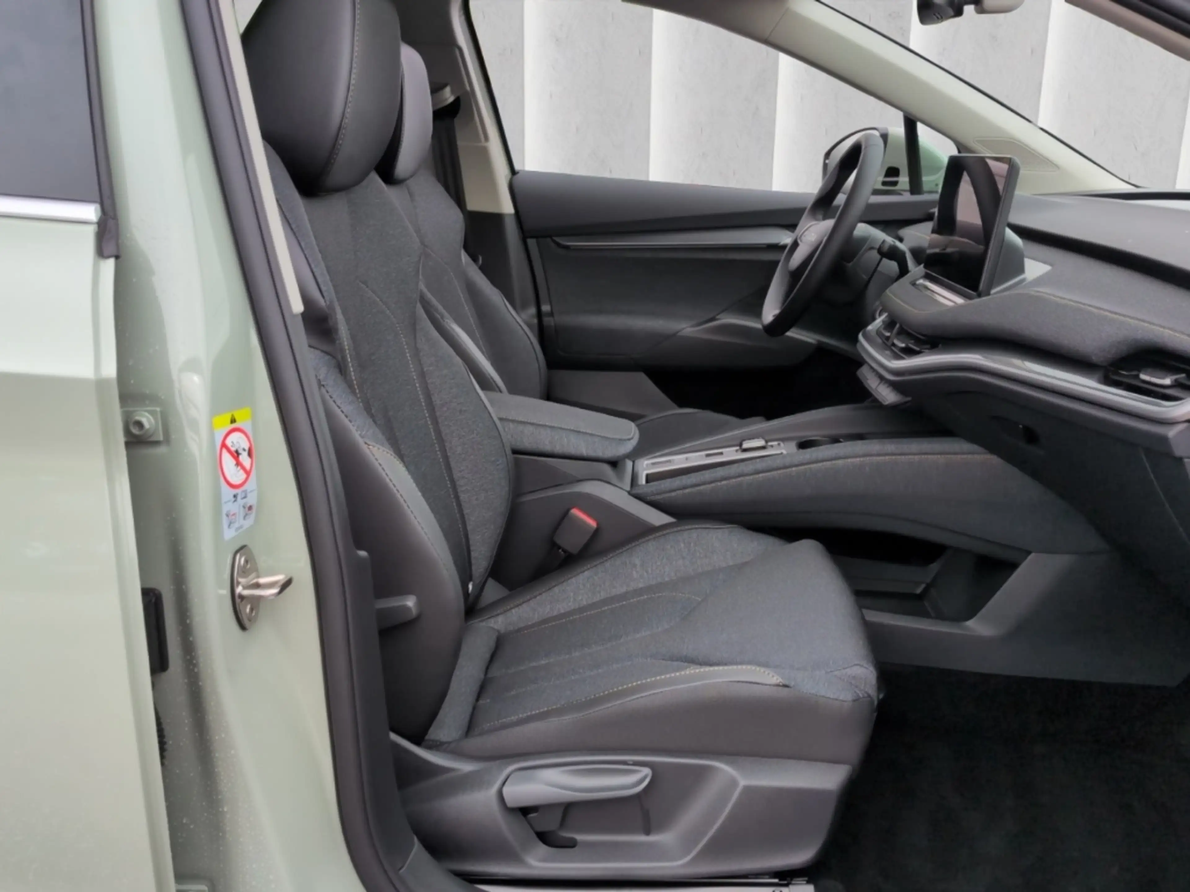 Skoda Elroq 85 Selection*ACC Navi R-Kam SHZ LED 20*Alu — photo 8