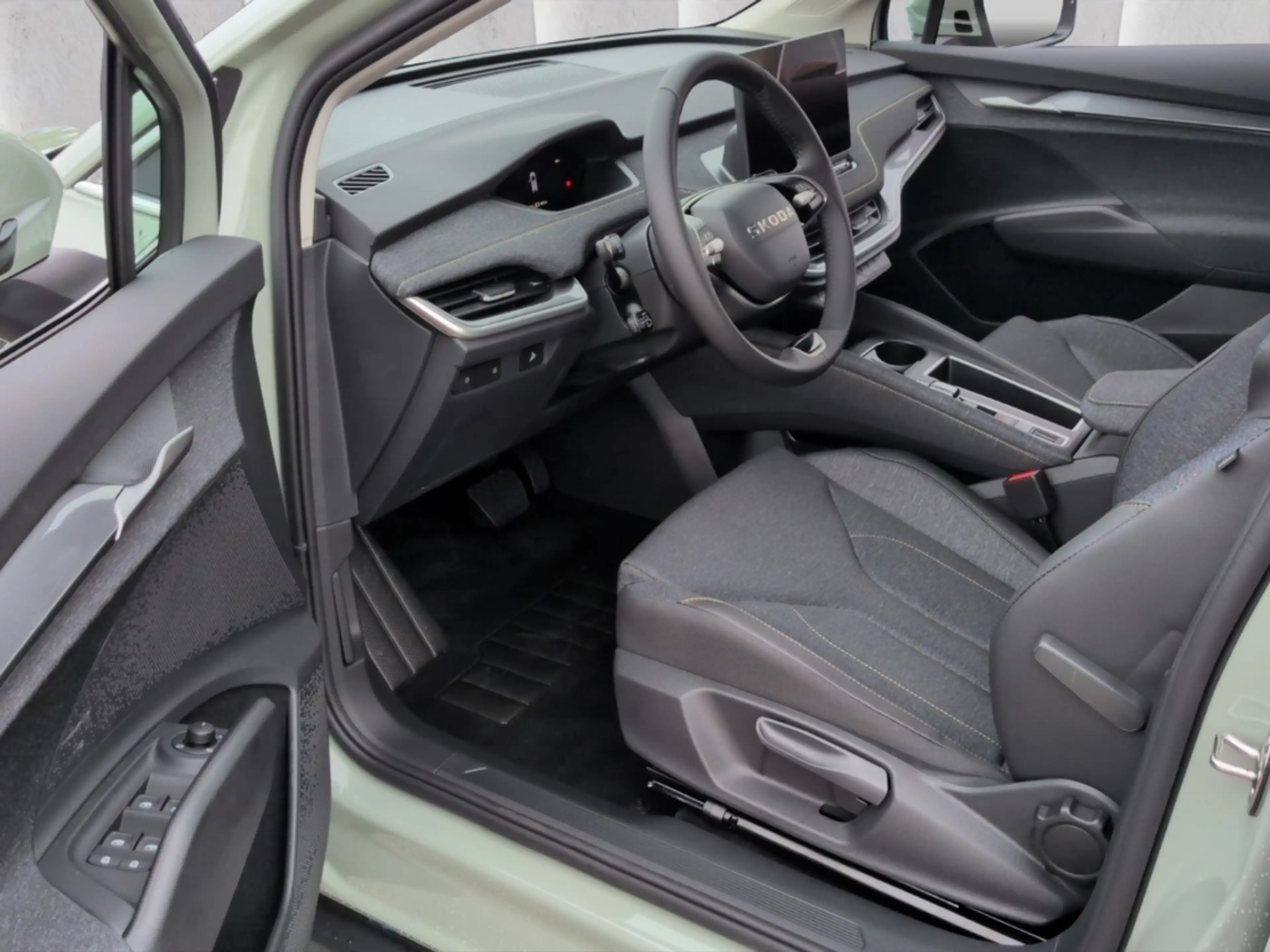 Skoda Elroq 85 Selection*ACC Navi R-Kam SHZ LED 20*Alu — photo 5