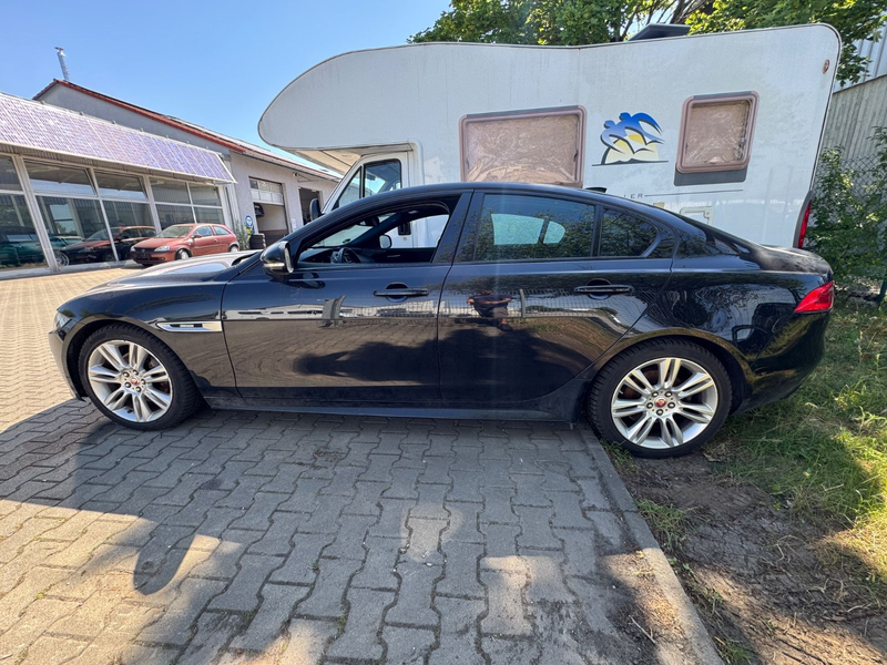 Jaguar XE R-Sport — photo 8